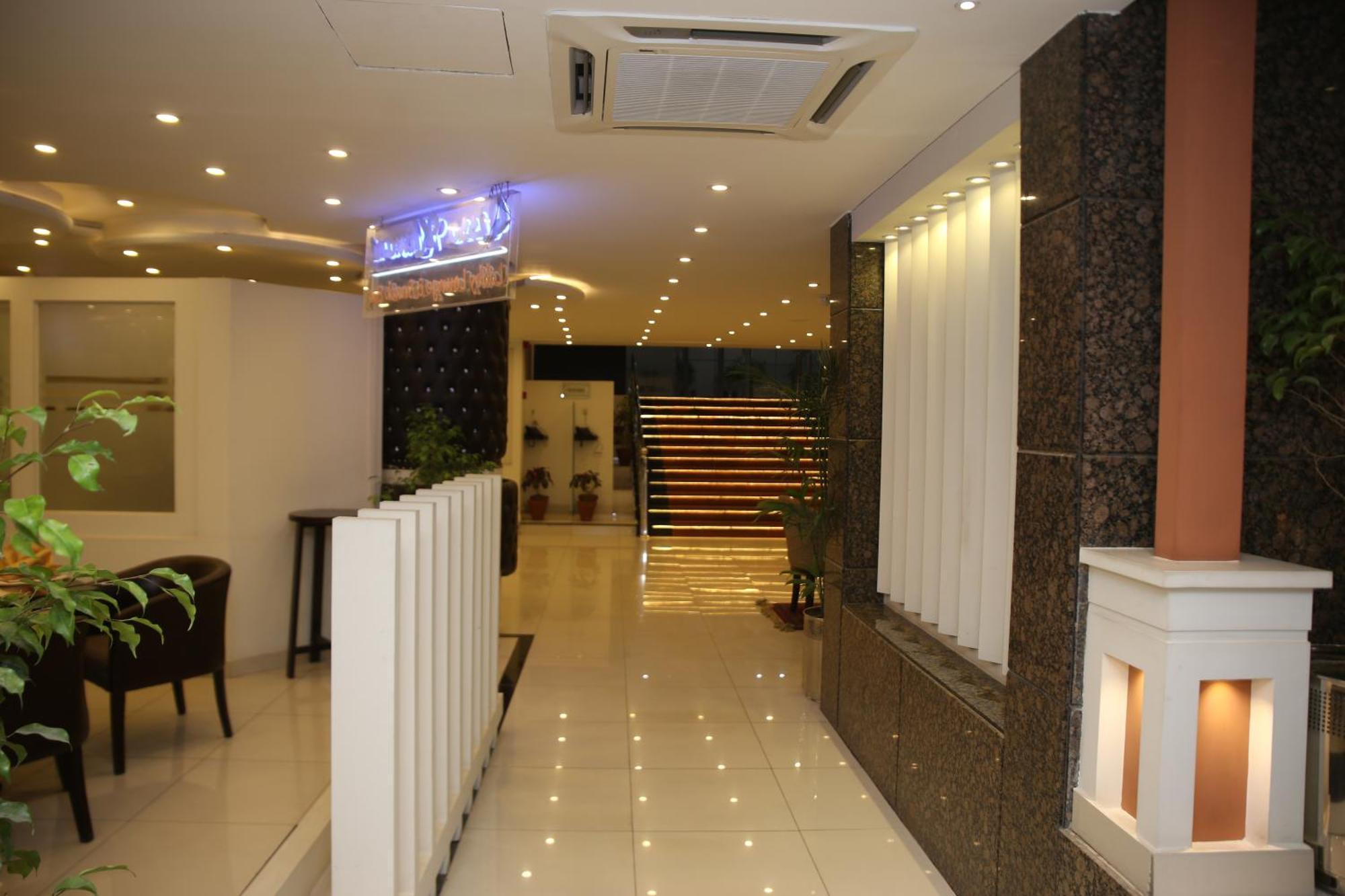 Fort Continental Hotel Peshawar Bagian luar foto