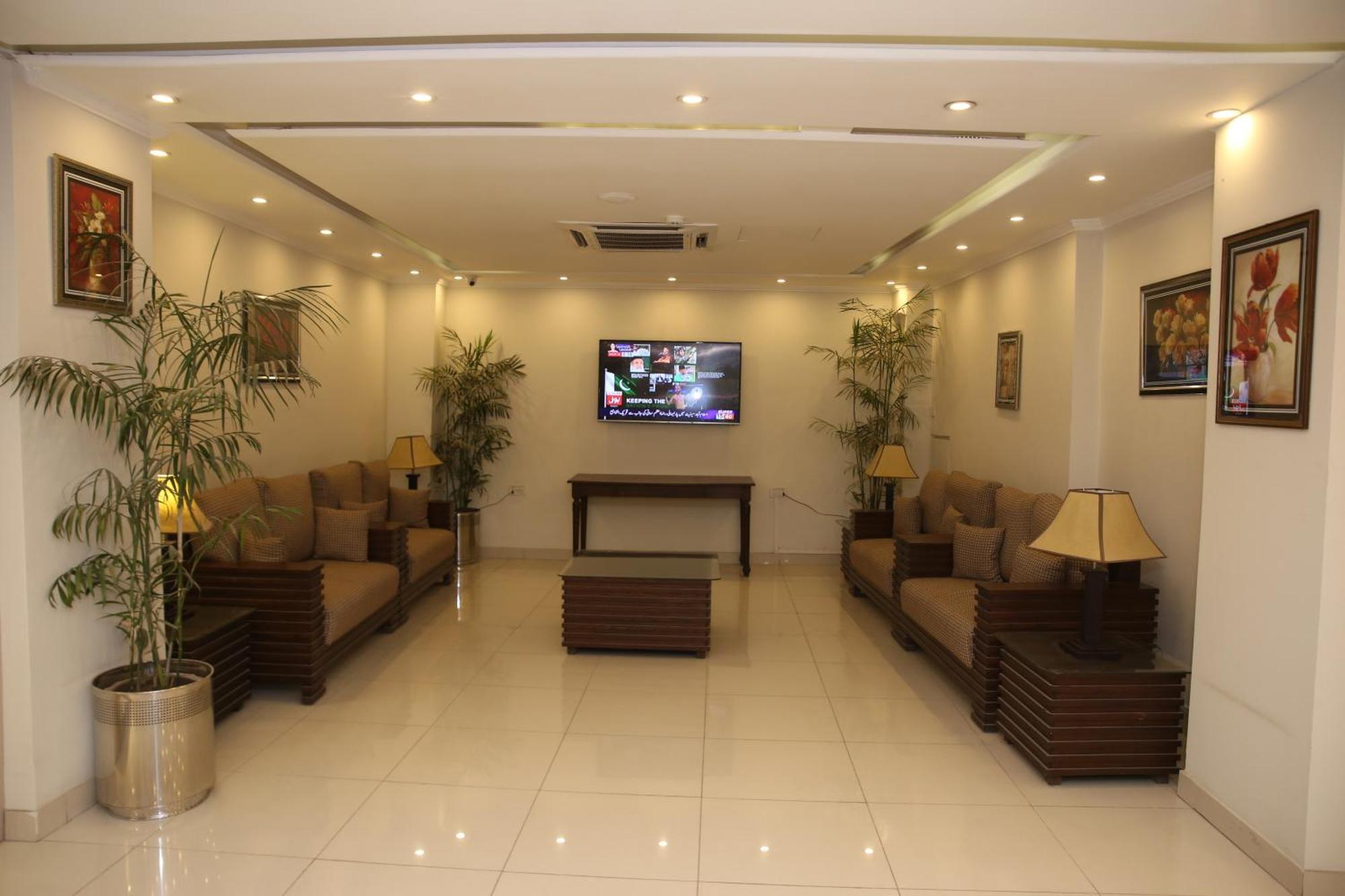 Fort Continental Hotel Peshawar Bagian luar foto