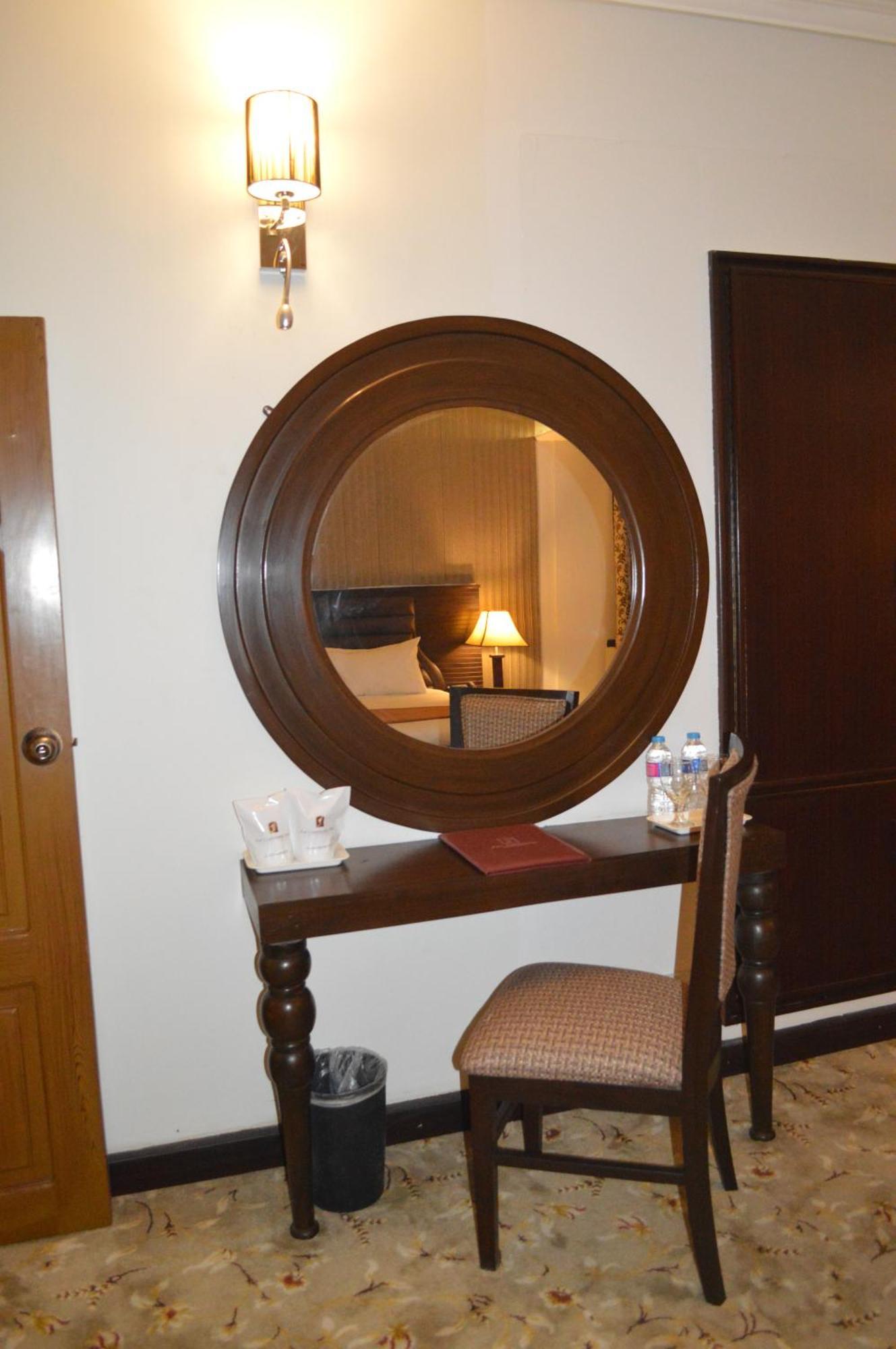 Fort Continental Hotel Peshawar Bagian luar foto