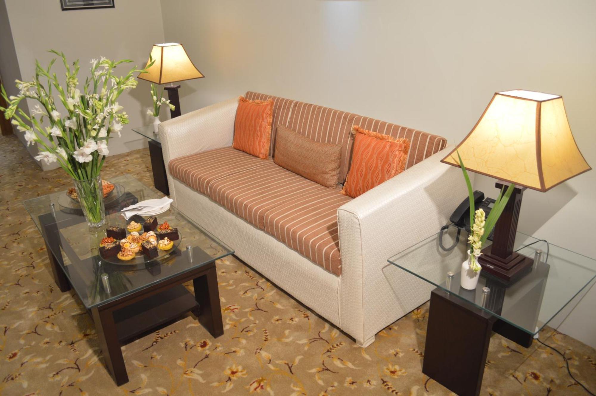 Fort Continental Hotel Peshawar Bagian luar foto