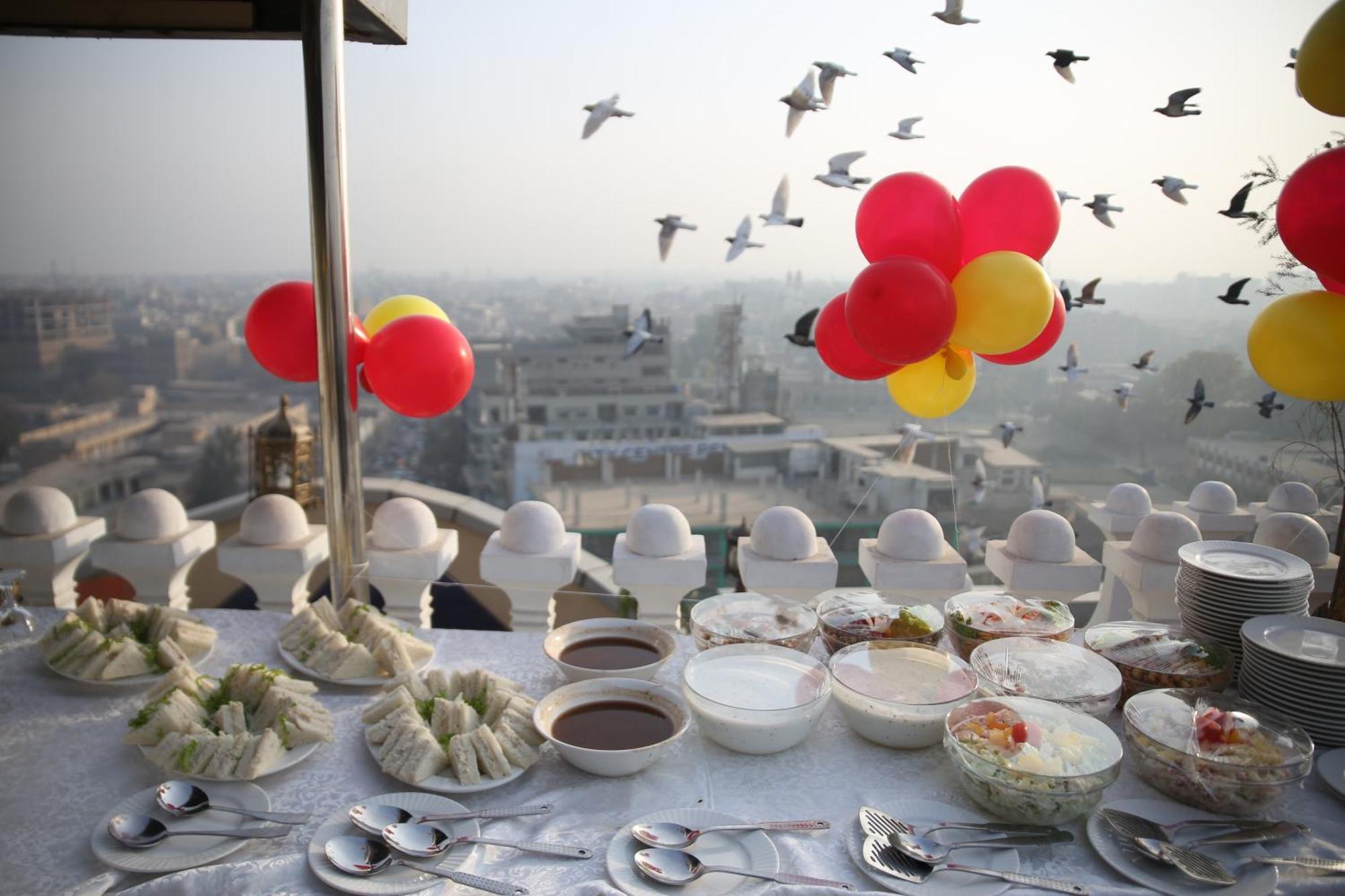 Fort Continental Hotel Peshawar Bagian luar foto