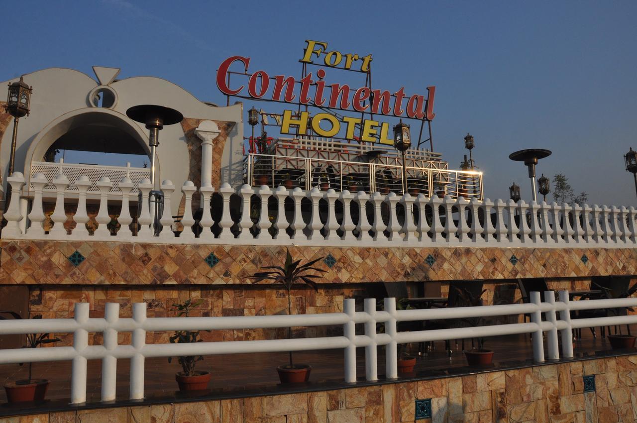 Fort Continental Hotel Peshawar Bagian luar foto