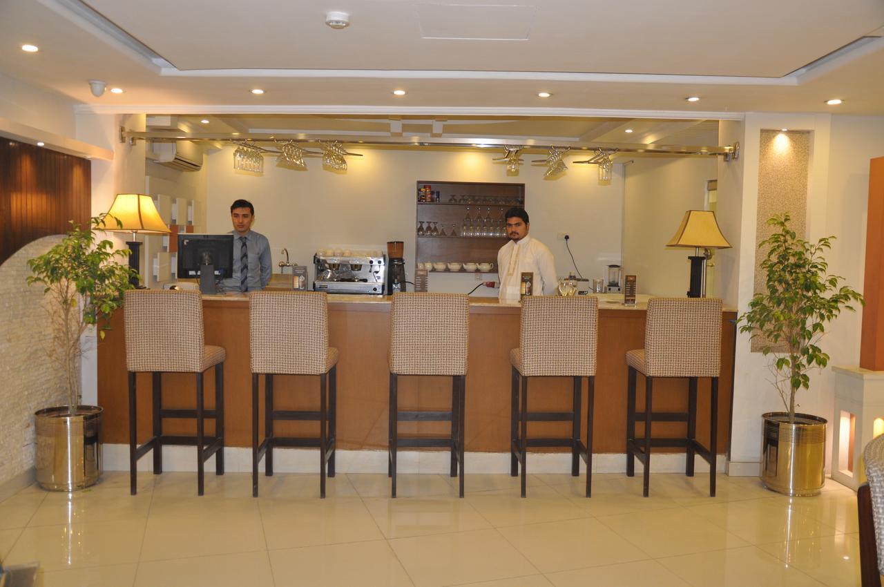 Fort Continental Hotel Peshawar Bagian luar foto