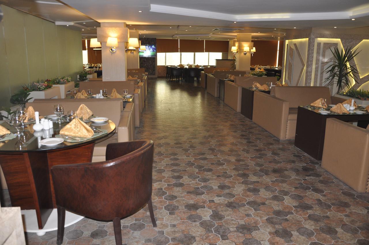 Fort Continental Hotel Peshawar Ruang foto