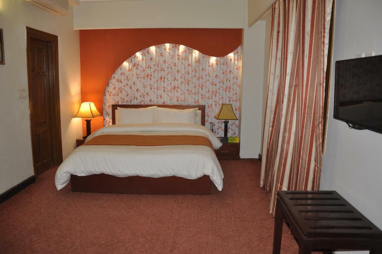Fort Continental Hotel Peshawar Bagian luar foto