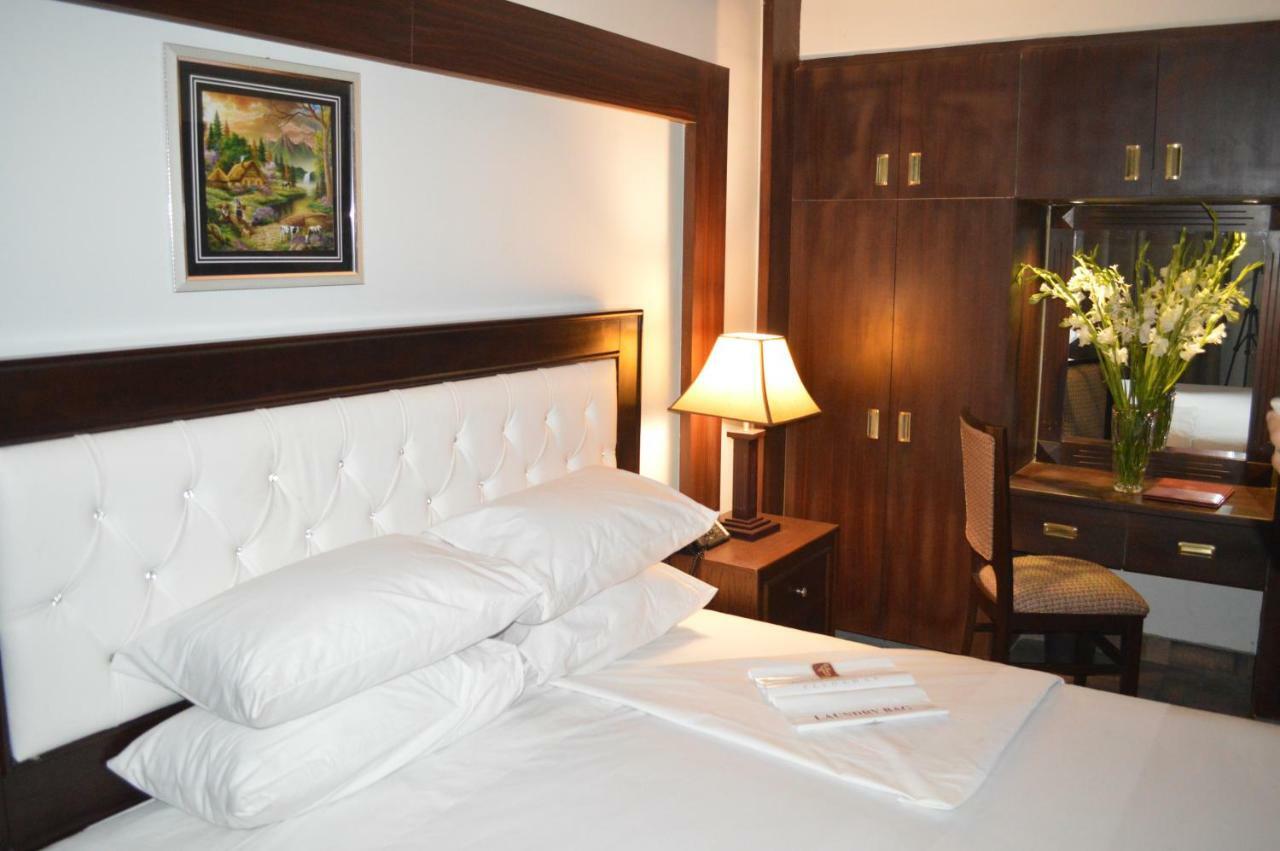 Fort Continental Hotel Peshawar Bagian luar foto