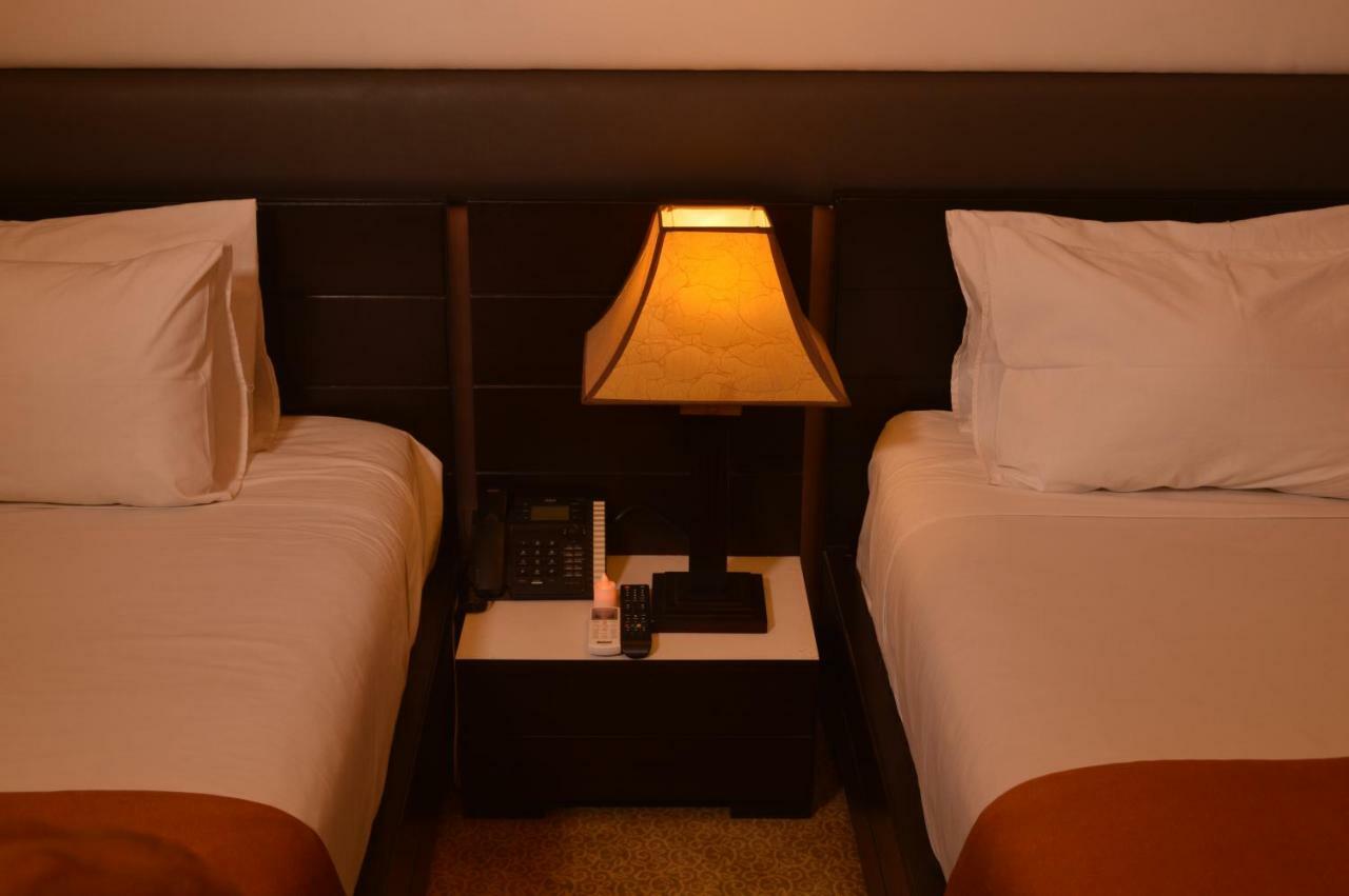 Fort Continental Hotel Peshawar Bagian luar foto