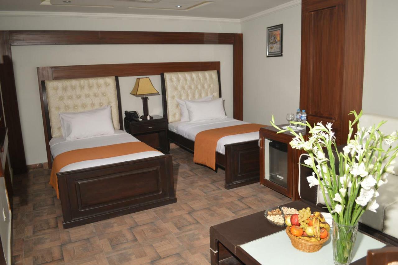 Fort Continental Hotel Peshawar Bagian luar foto